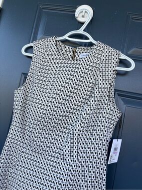 Calvin Klein sleeveless dress; Size 6; Perfect for the office, new with tags